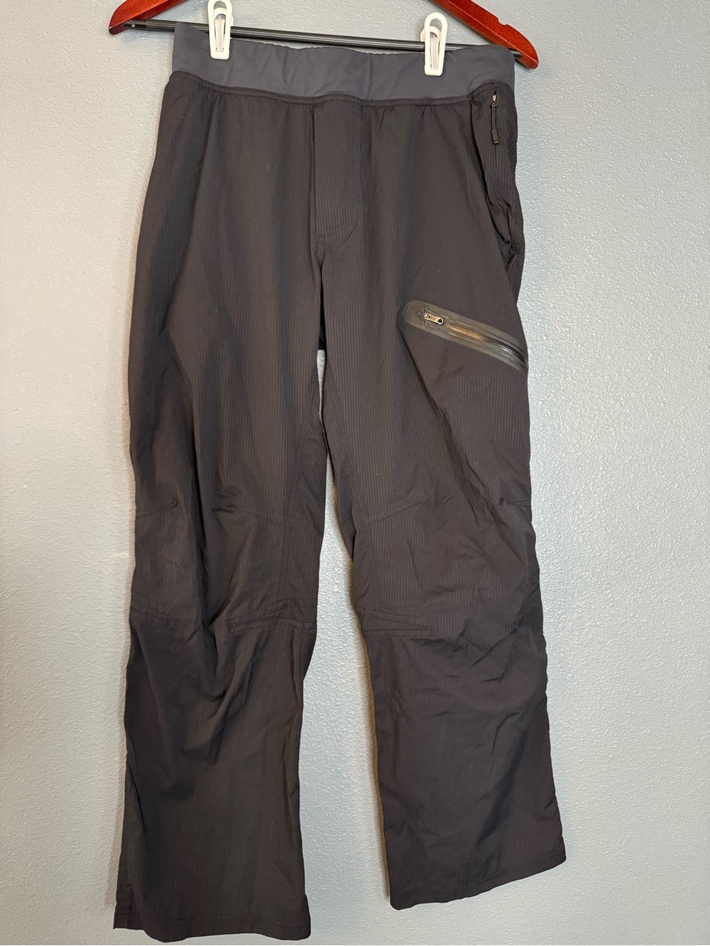 Lululemon Seawall Track Pant II Women’s Medium Black Ripstop Pants